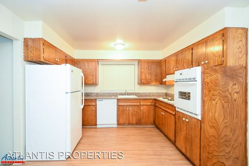 Building Photo - 513 Elm Ave
