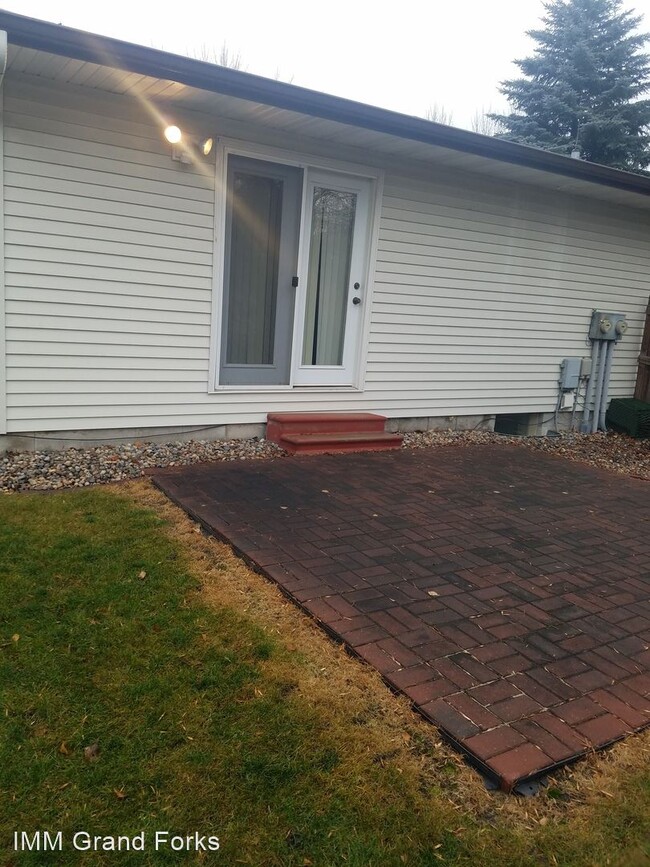 Building Photo - 3 br, 2 bath House - 2247 Springbrook Ct.