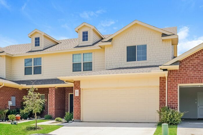 Primary Photo - 2815 Red Head Pl