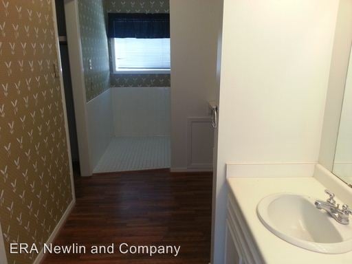 Building Photo - 2504 Lindenwood Dr