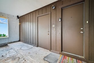 Building Photo - 7655 S Braeswood Blvd