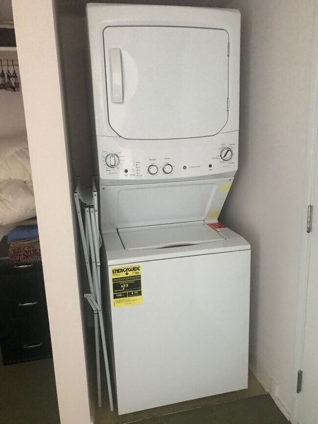 Foto del edificio - MONTAGE GEM With ALL UTILITIES INCLUDED