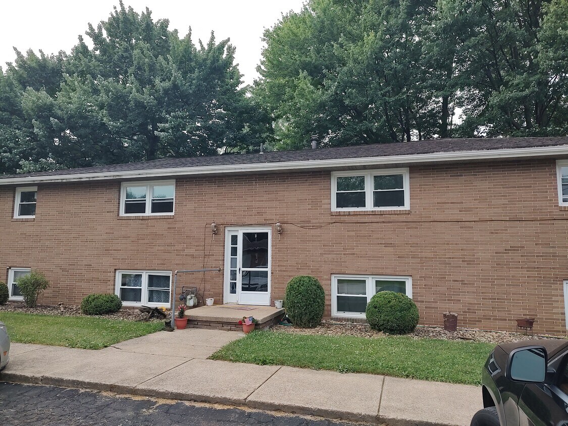 Primary Photo - 3 Sandy Dr