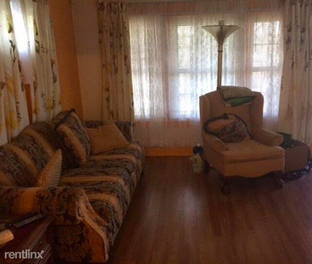 Foto del edificio - 839 E 131st St