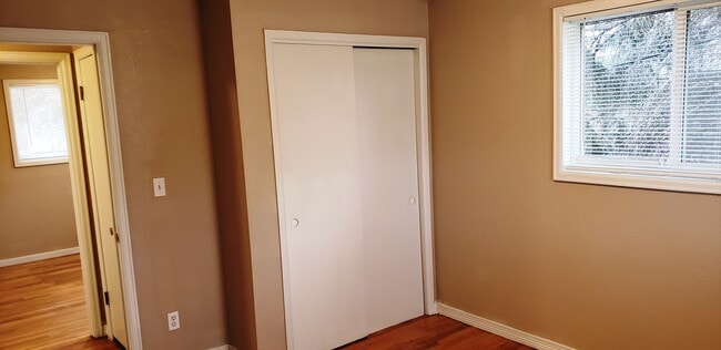 Foto del edificio - 358 Emporia St