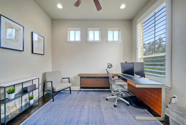 Foto del edificio - 7208 Cut Plains Trail
