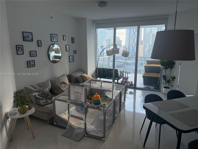 Foto del edificio - 350 S Miami Ave