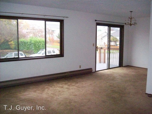 Building Photo - 402 W Magnolia St