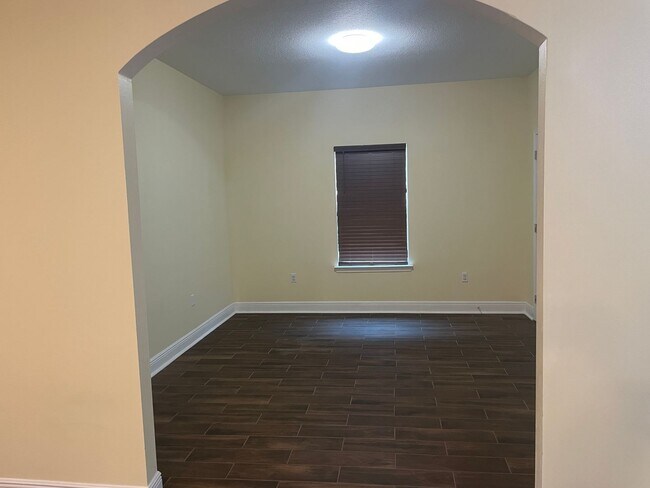 Foto del edificio - 4028 Brook Stone Dr