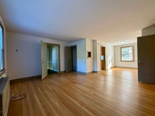 Foto del edificio - 1400 Kenmore Ave