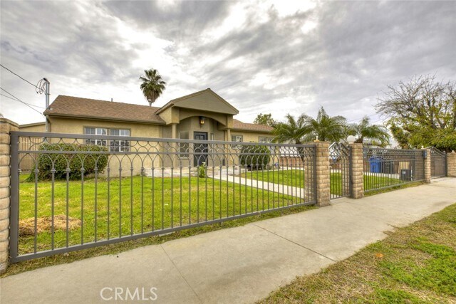 Foto del edificio - 6622 Varna Ave