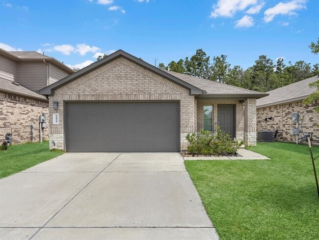 Building Photo - 16821 Short Pnes Dr