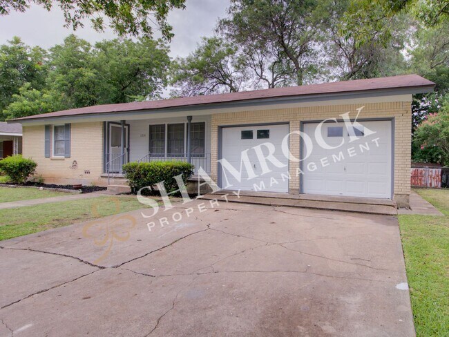 Foto del edificio - 3 bedroom home in Waco!