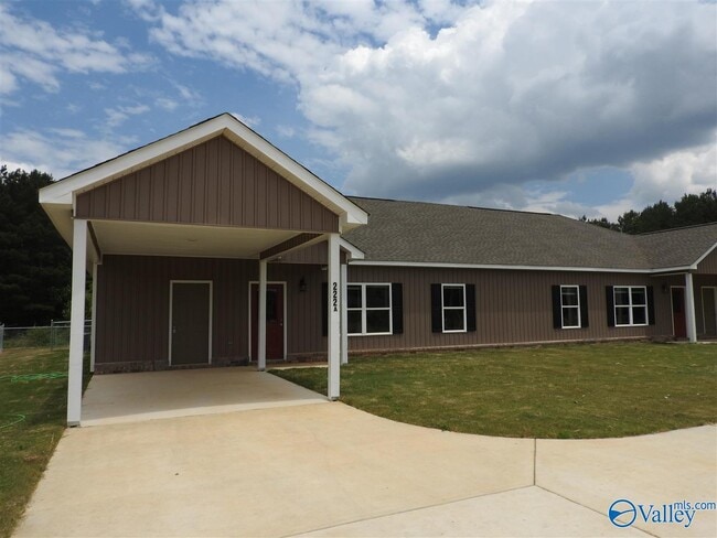 Building Photo - 223 Fern Bank Dr