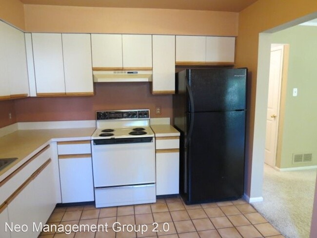 Building Photo - 2 br, 2.5 bath House - 1408 Stratford Ct