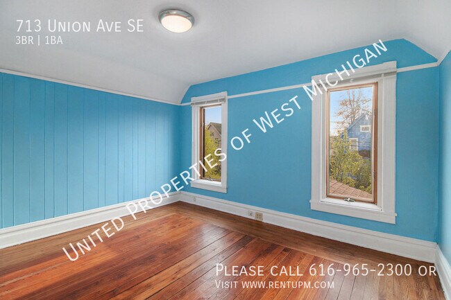 Building Photo - Available Now | 3 Bedroom 1 Bath Upper Uni...