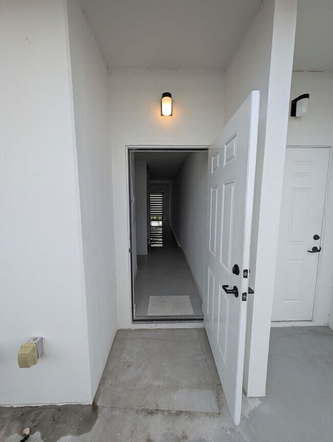 Building Photo - 26124 SW 146th Ave