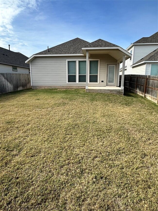 Building Photo - 421 Mira Mesa Dr