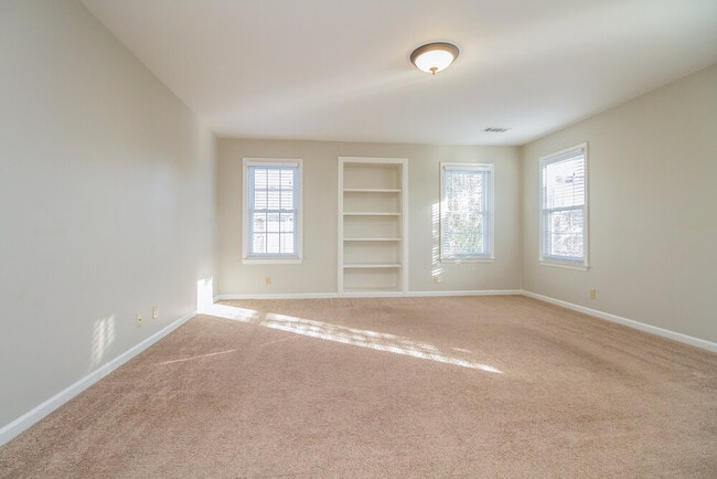 Building Photo - 6537 Arvington Way