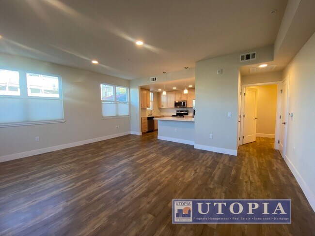 Building Photo - Beautiful 2 Bedroom, 2 Bathroom ground floor unit located in the heart of Seabright