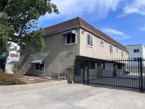 Building Photo - 11254 Oxnard St