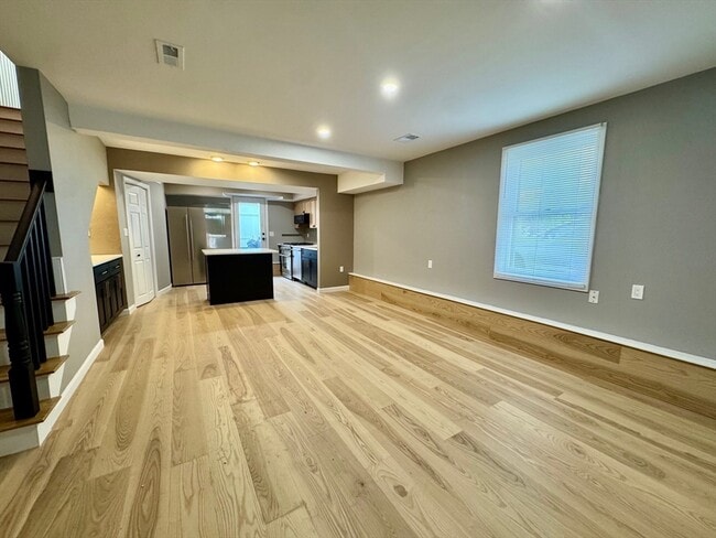 Building Photo - 91 Bolton St