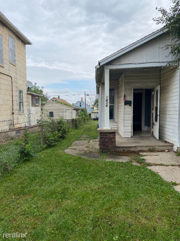 Building Photo - 3 br, 1 bath House - 1805 S Lydia Ave