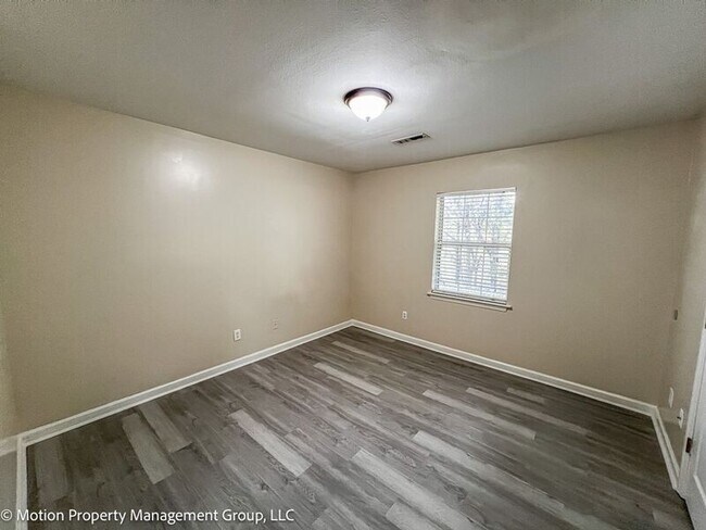 Building Photo - 1632 Hamlet Dr