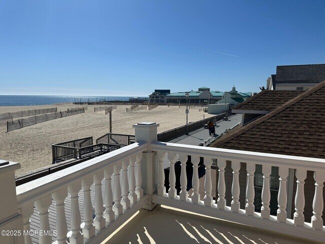 Foto del edificio - 247 Boardwalk