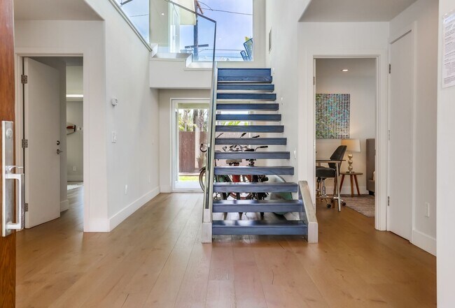 Foto del edificio - Luxury Furnished Home La Jolla with Ocean Views