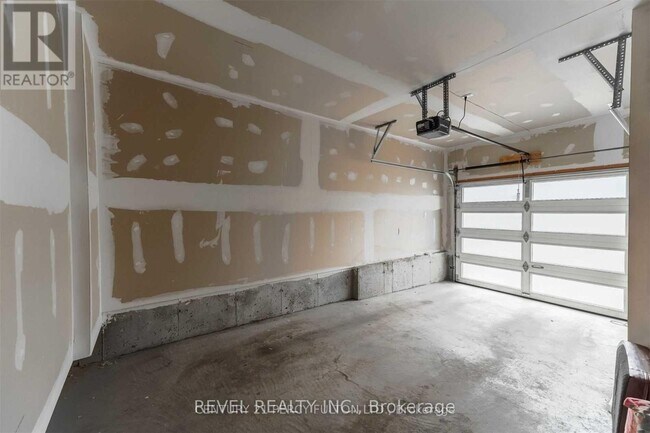 Photo du bâtiment - 21 Donald Fleming Way