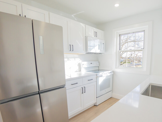 Kitchen - Clinton Village Apartments