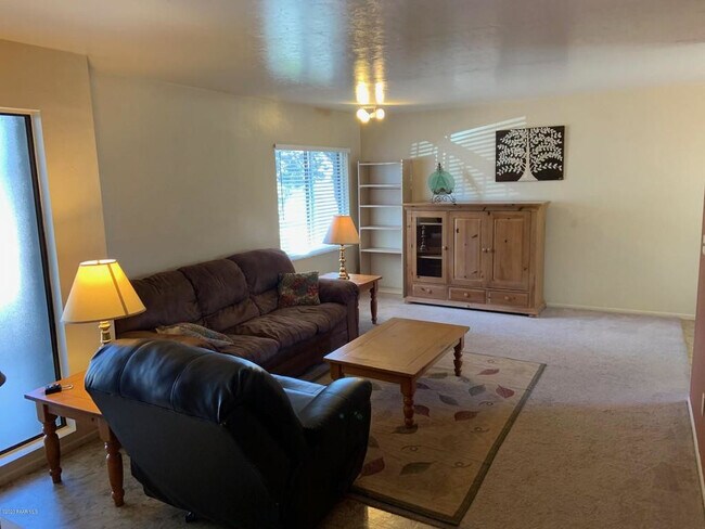 Foto del edificio - Room for Rent near Embry Riddle