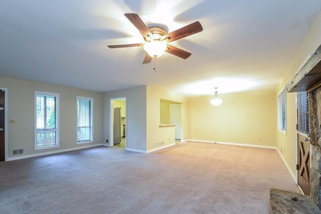 Foto del edificio - 271 Sumter Dr