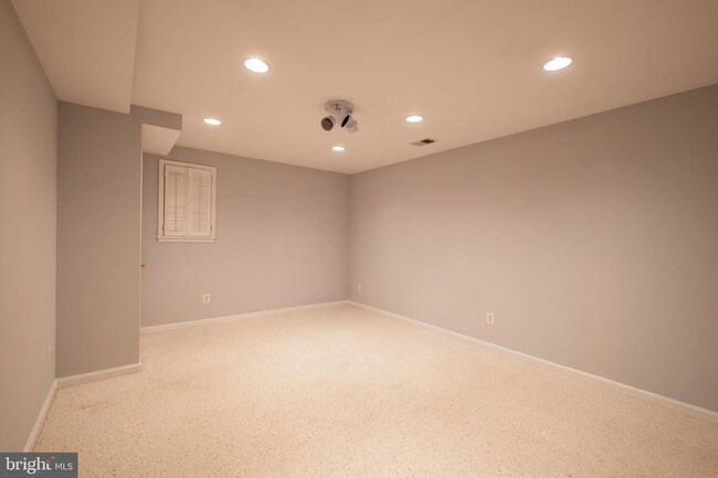 Building Photo - 5031 Whisper Willow Dr