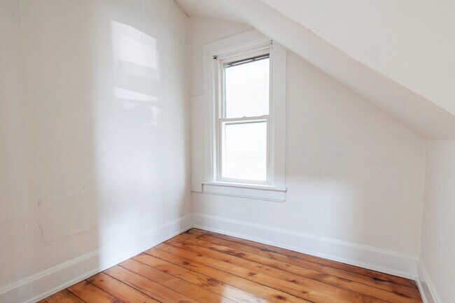 Foto del edificio - 1634 N Whipple St