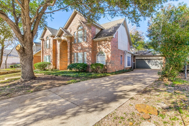 Building Photo - 2132 Brookgate Dr