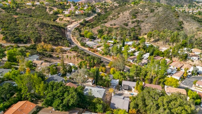 Building Photo - 3530 Pansy Dr