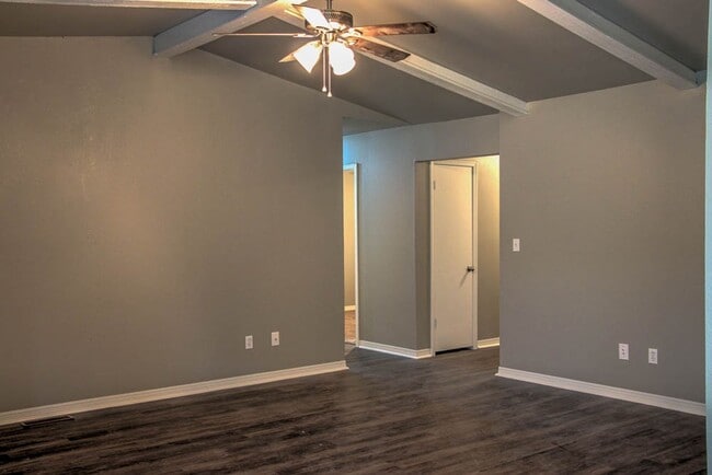 Building Photo - Bixby 3 bed 2 bath in Bixby schools
