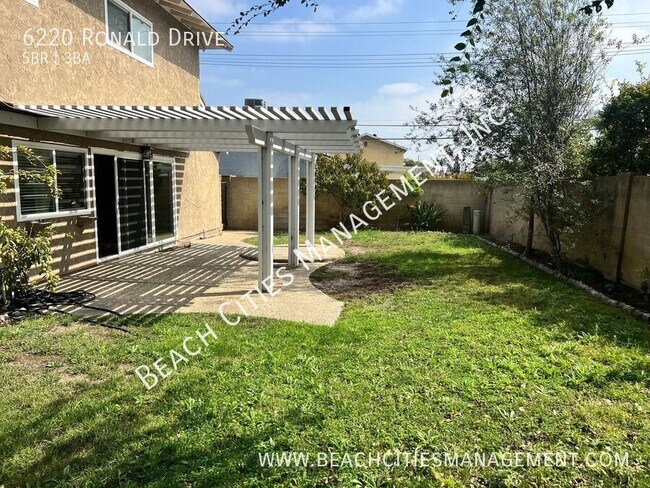 Foto del edificio - 6220 Ronald Dr