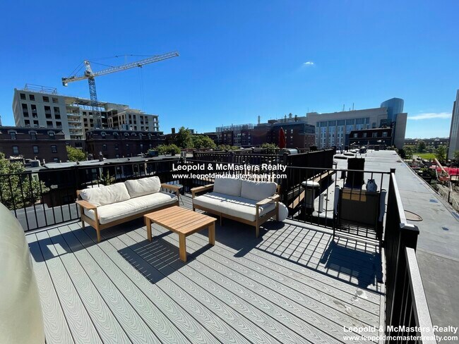 Foto del edificio - 86 E Brookline St