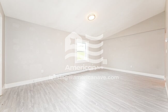 Foto del edificio - 800 Maple Ave