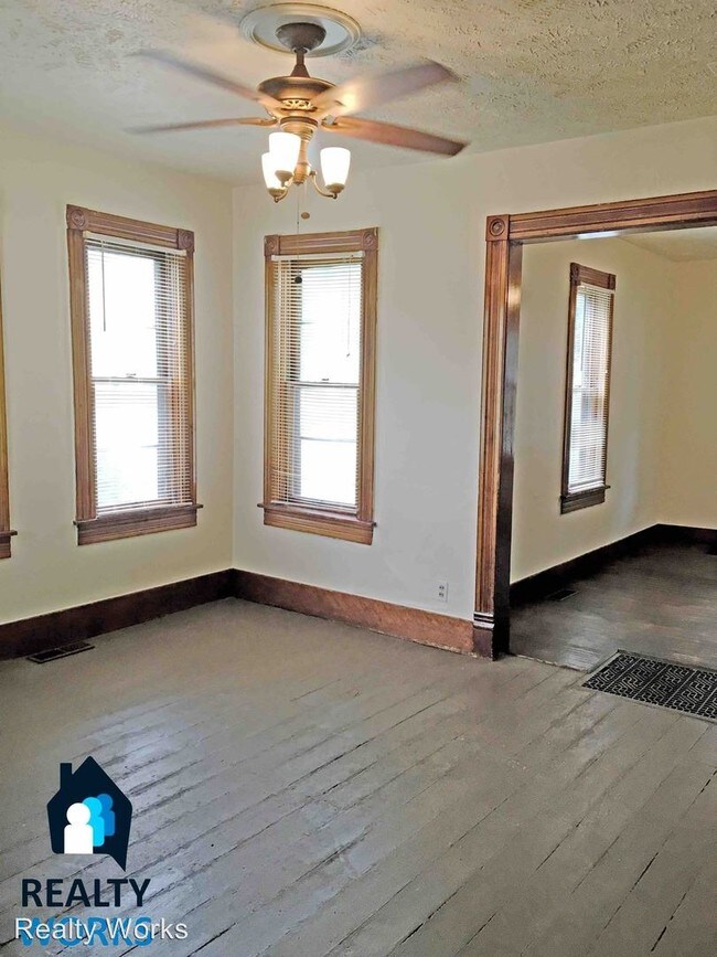 Building Photo - 3 br, 1.5 bath House - 1425 Lincoln