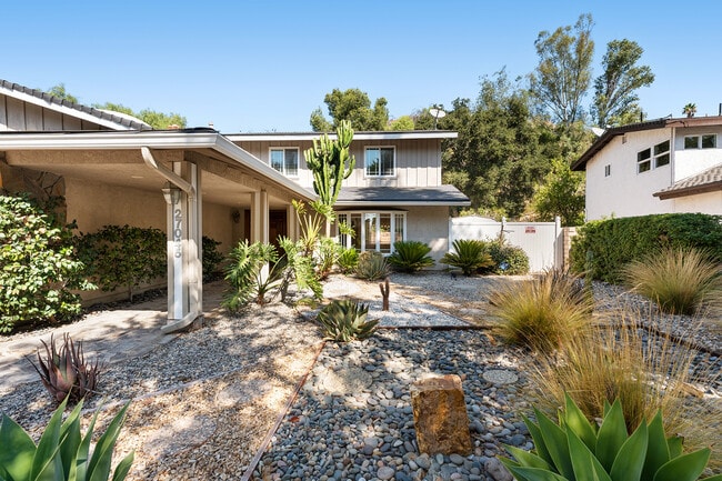Building Photo - 27045 Esward Dr