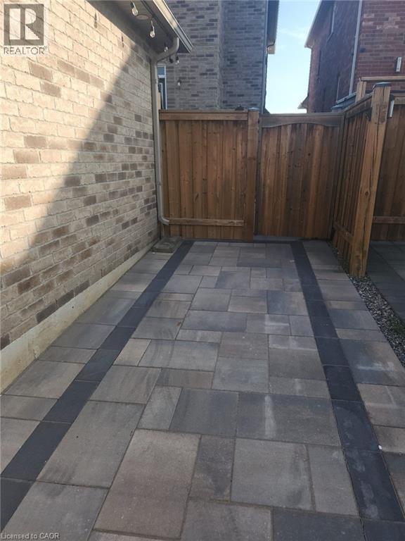 Photo du bâtiment - 5349 Tenth Line W