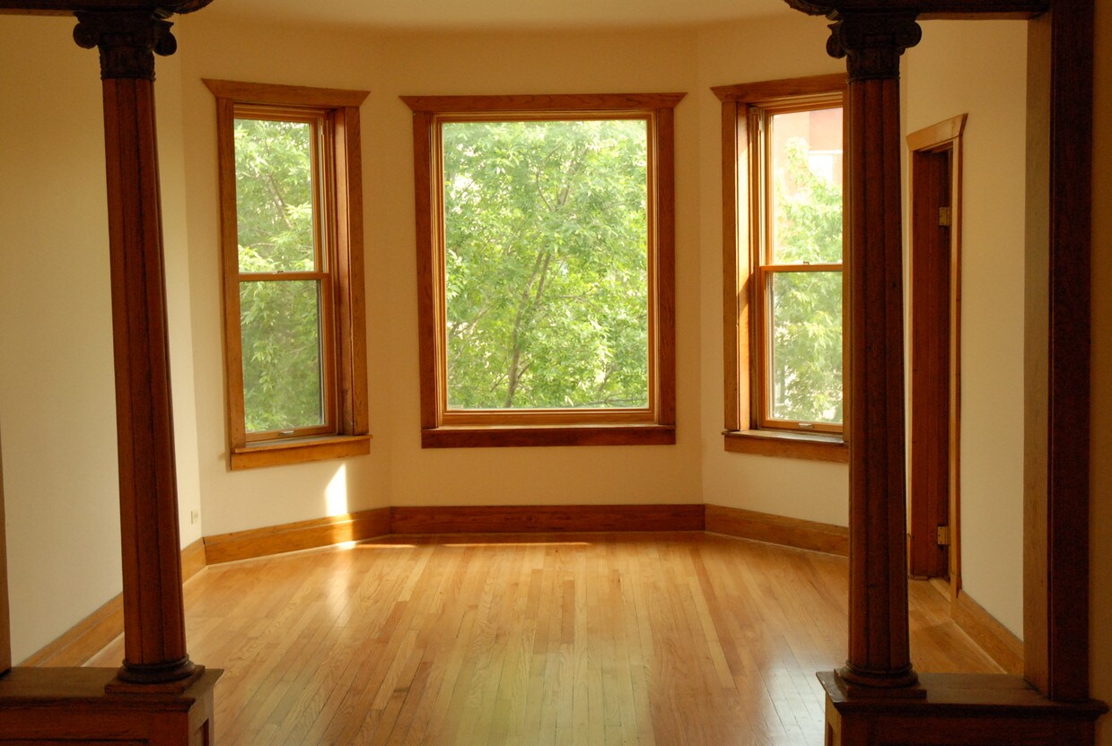 Primary Photo - 3304 W Beach Ave