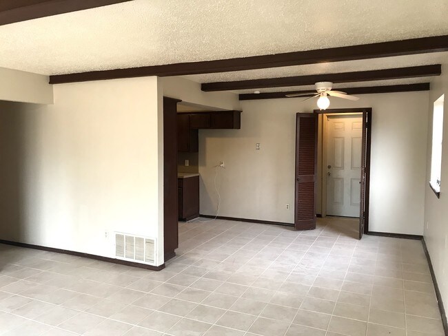 Building Photo - 4704 Cinderella Dr