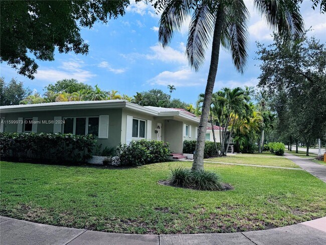 Building Photo - 2701 Segovia St