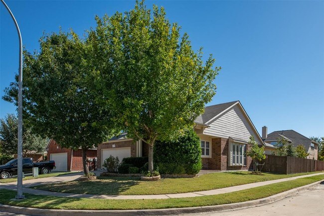 Foto del edificio - 4600 Golden Yarrow Dr
