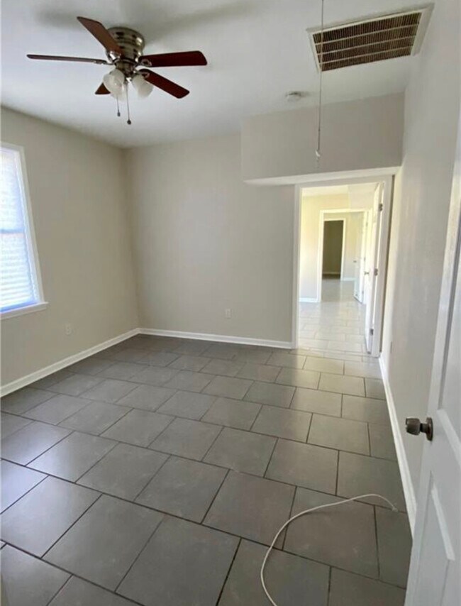 6125 N Robertson St Unit 6125, New Orleans, LA 70117 Apartments in